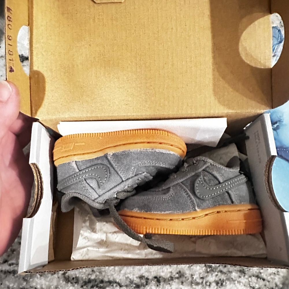 Nike Force 1 LV8 Style Sneakers